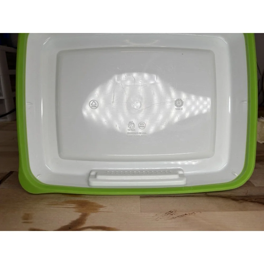 Rubbermaid Produce Saver Set‎ 6.3 & 17.3 Cups Green White Vented Lid